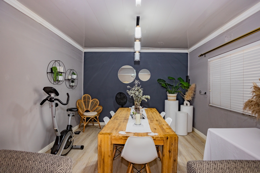 3 Bedroom Property for Sale in Uitsig Western Cape